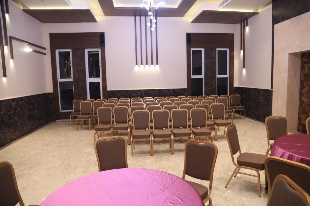 Kings Bury Inn Kumbakonam Bagian luar foto