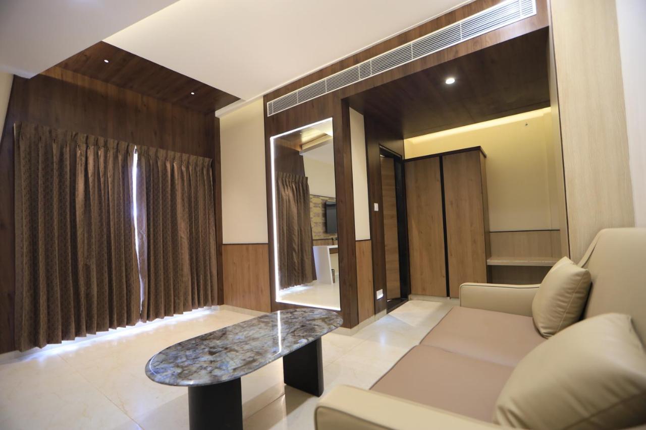 Kings Bury Inn Kumbakonam Bagian luar foto