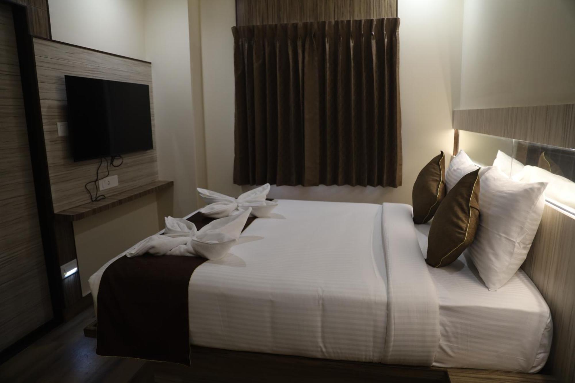 Kings Bury Inn Kumbakonam Bagian luar foto