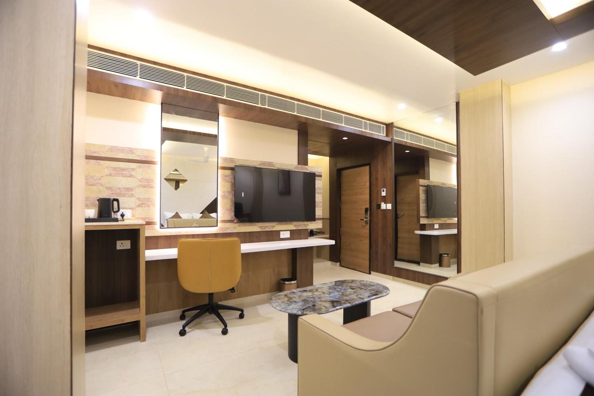 Kings Bury Inn Kumbakonam Bagian luar foto