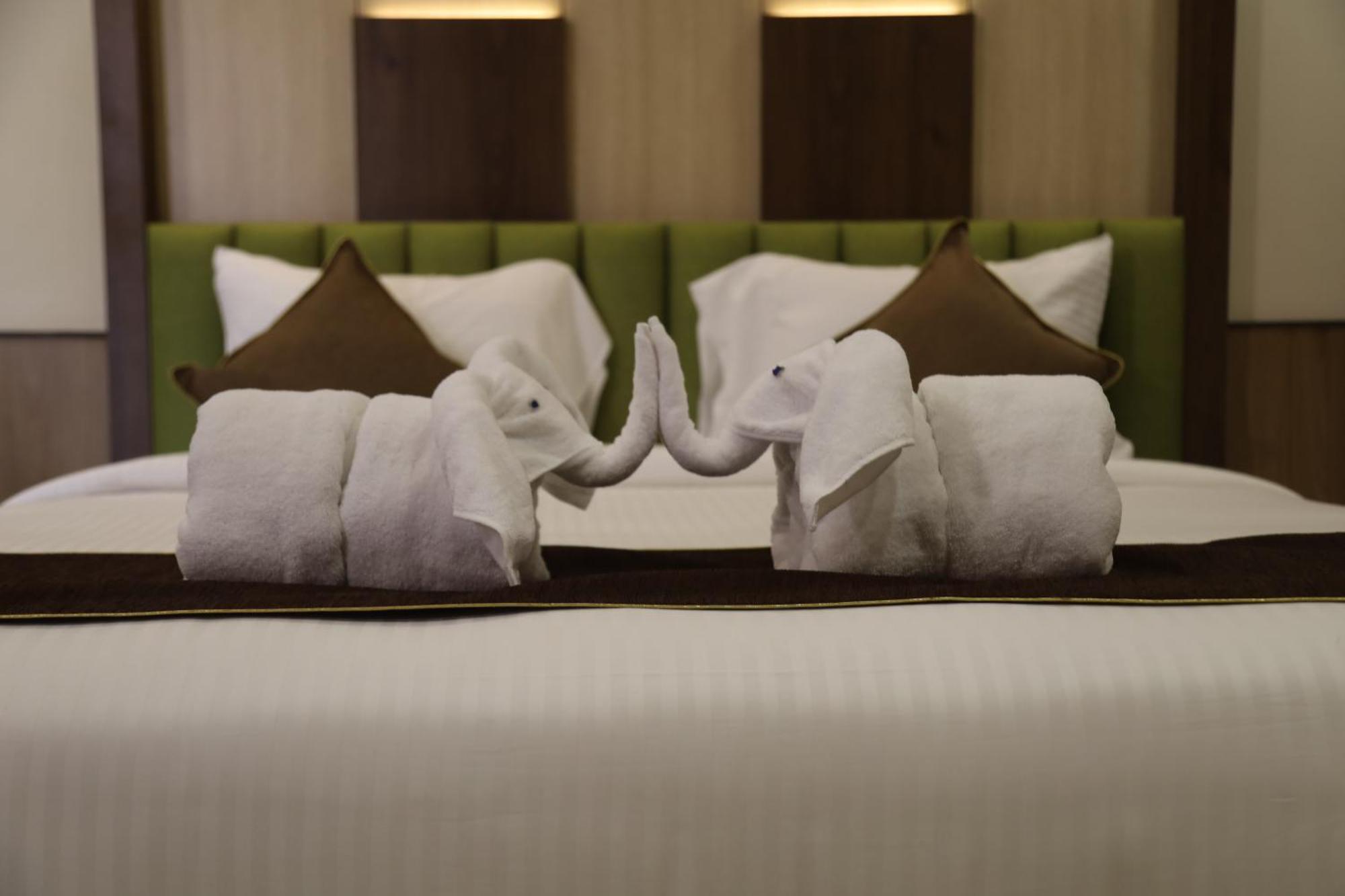 Kings Bury Inn Kumbakonam Bagian luar foto