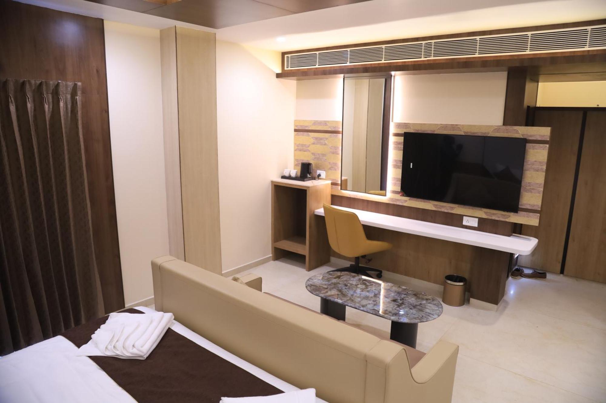 Kings Bury Inn Kumbakonam Bagian luar foto