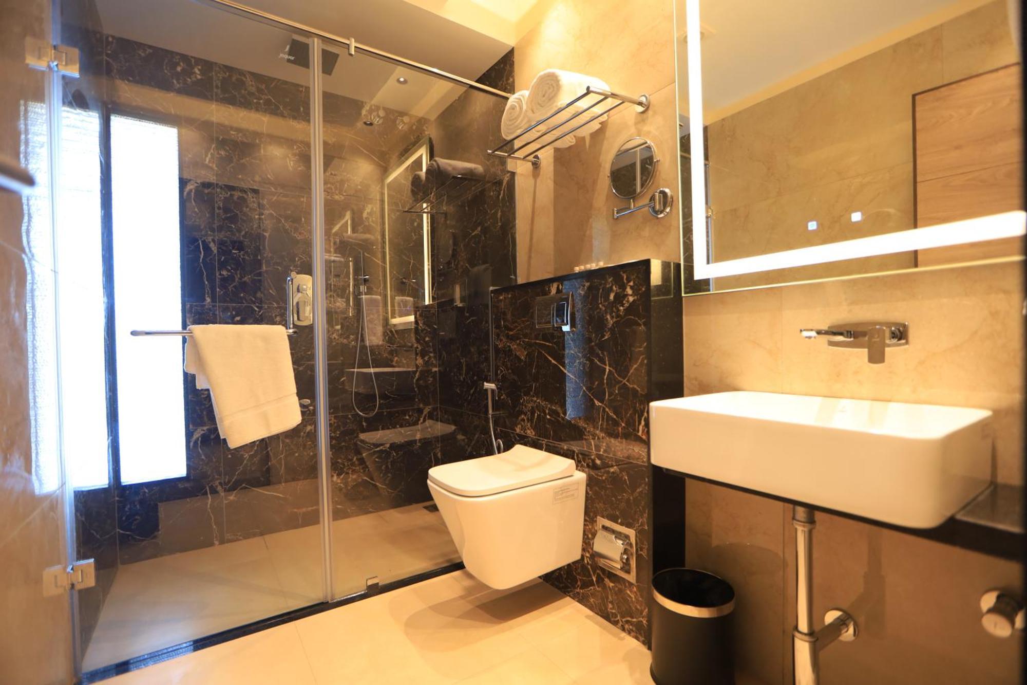 Kings Bury Inn Kumbakonam Bagian luar foto