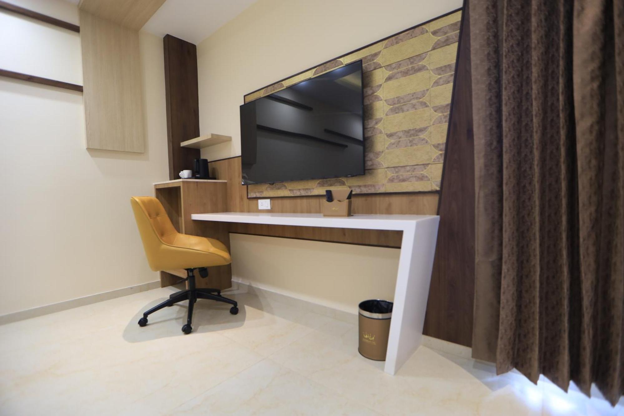 Kings Bury Inn Kumbakonam Bagian luar foto