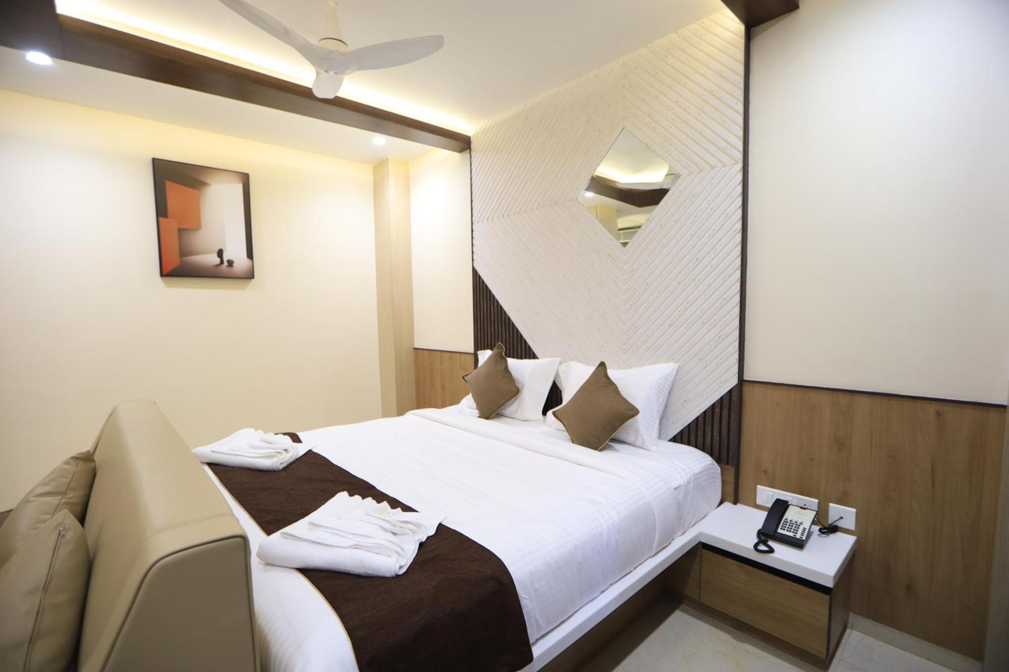 Kings Bury Inn Kumbakonam Bagian luar foto