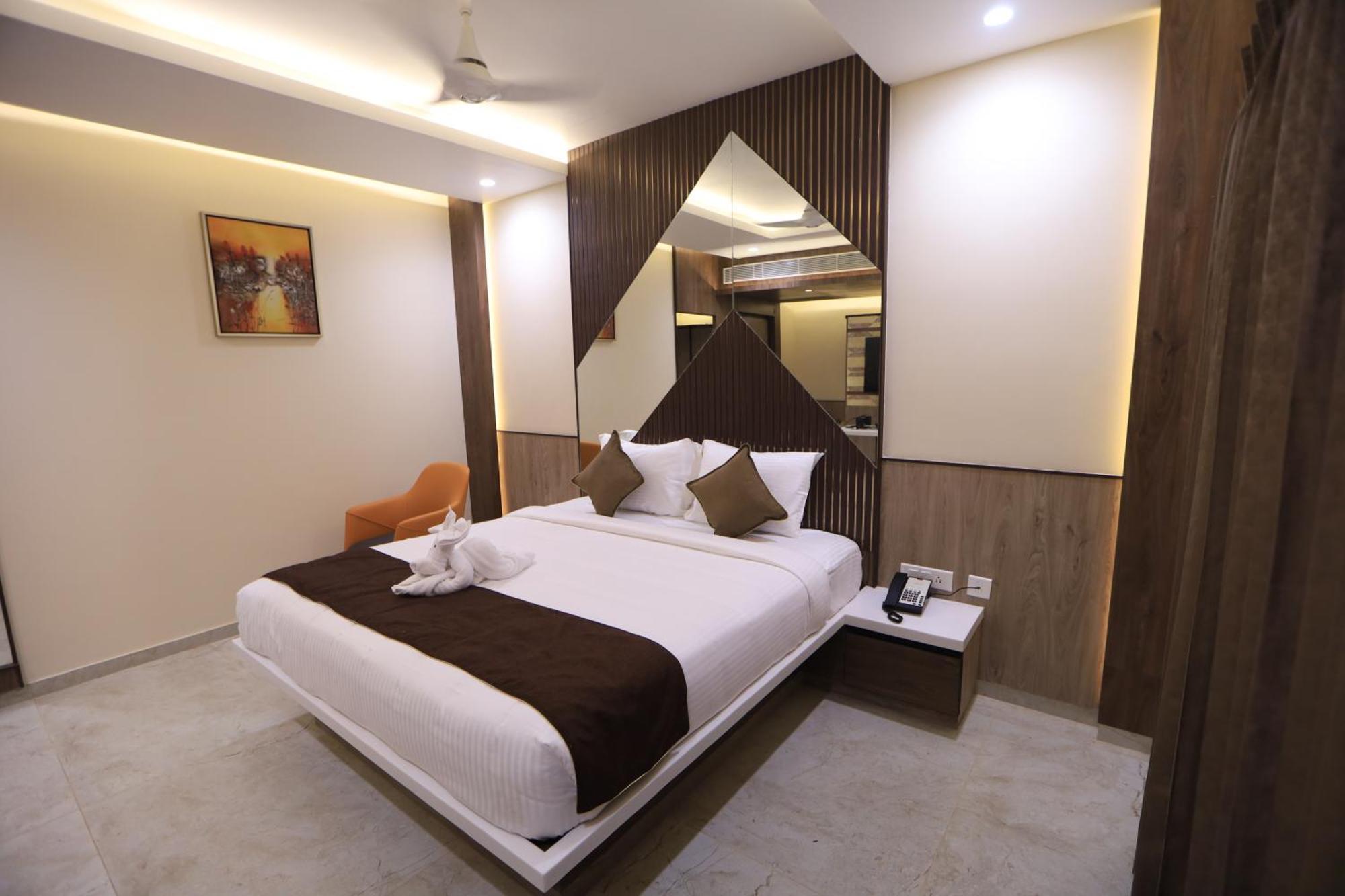 Kings Bury Inn Kumbakonam Bagian luar foto